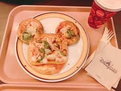 米奇披萨-皇室宴会厅(香港迪士尼乐园)