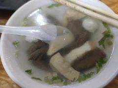 -松树干拌面店