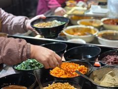 -爆炸头阿姨小四川正宗川味小吃(无任何分店)