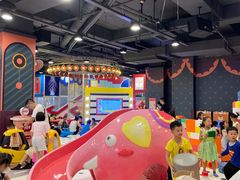 -酷洛小镇(步步高新天地购物广场店)