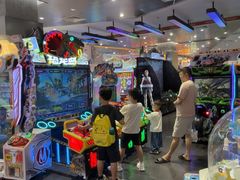 -反斗乐园π·电玩·高空拓展·蹦床(龙华天虹店)