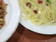-湖南人家湘菜馆(镇江路店)