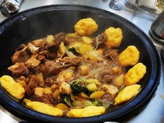 -粘豆包柴火铁锅炖