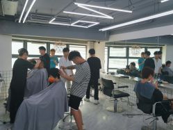 -宫铭烫发染发接发店