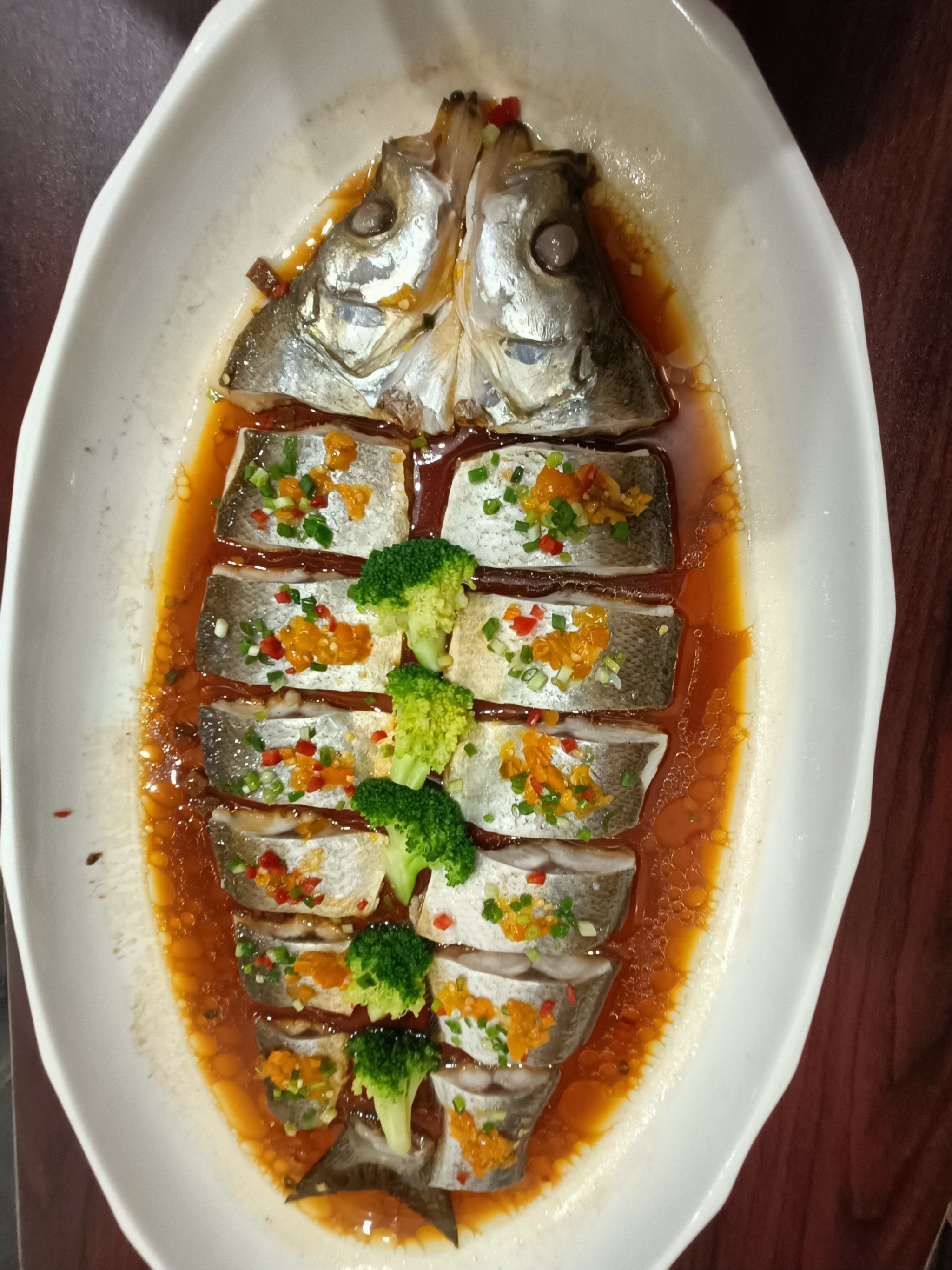 42岁蒋欣在重庆炸街！都瘦到脱相了 但体型乃是 十分吸睛