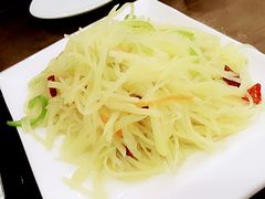 酸辣土豆丝-洁神饭庄·海鲜·青岛菜·30年老字号(五四广场店)