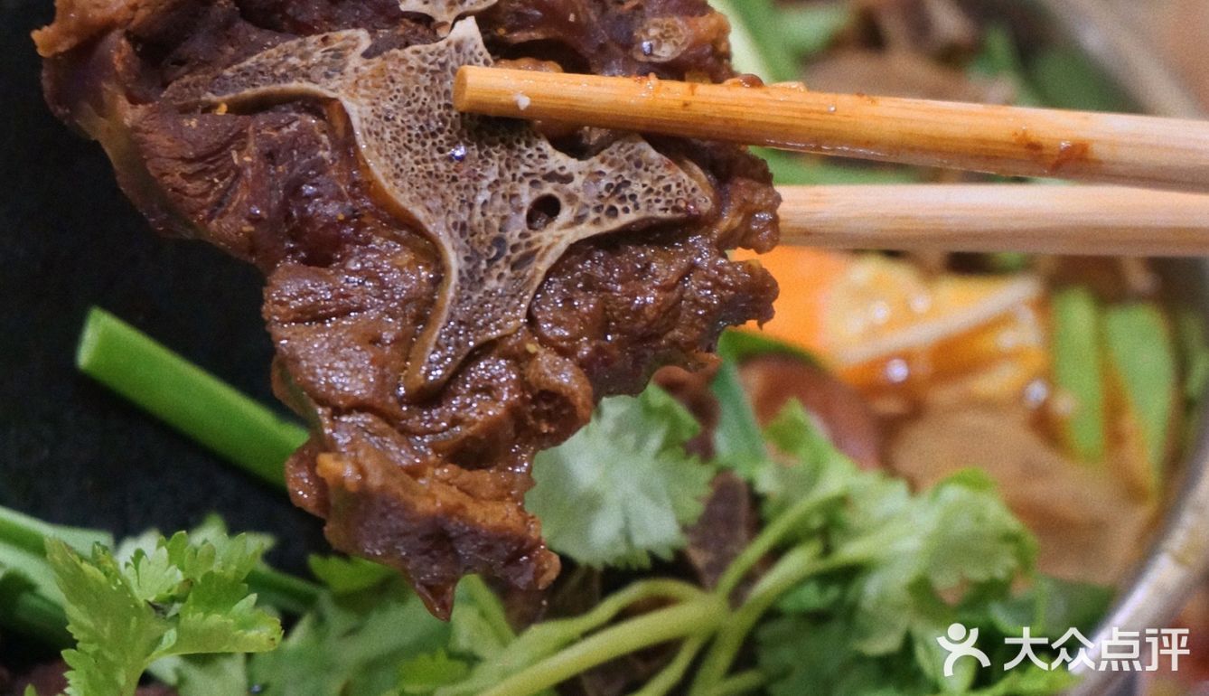 看街景➕刷羊肉，人间烟火味不过如此🥢