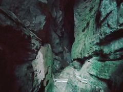 -龙水峡地缝景区