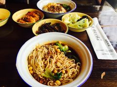 -东三里屯豌杂面