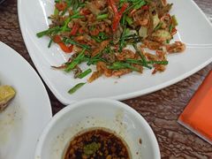 -强记湛江鸡饭店·二十七年老字号(拱北店)