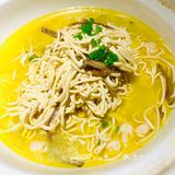 菜品口感也不错，价格也蛮实惠