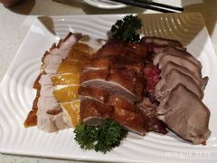 烧腊三拼-香港新发烧腊茶餐厅(万象店)