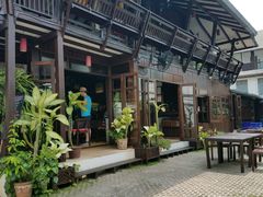 -Dash Teak House