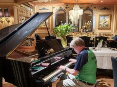 -火车头法国西餐厅