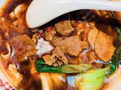 招牌红烧牛肉米粉-呷佬·长沙手工米粉(金沙江路店)