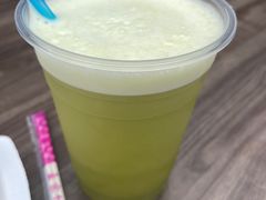 -东海岸人工湖美食村