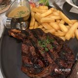 非常值得肯定的是他们家的食物，每一个都非常非常的美味