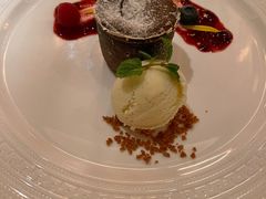 -Mogul Eatery·大亨餐酒馆