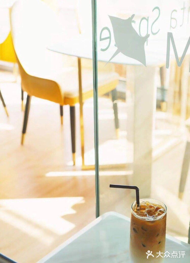 西餐厅+酒吧模式 曾厝垵天桥旁海边 厦门的海景餐厅之