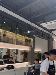 -艾米莉 烫染沙龙