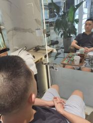 -罗亚帝造型·烫发染发