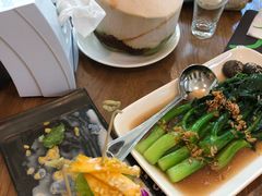 -Chom Cafe and Restaurant