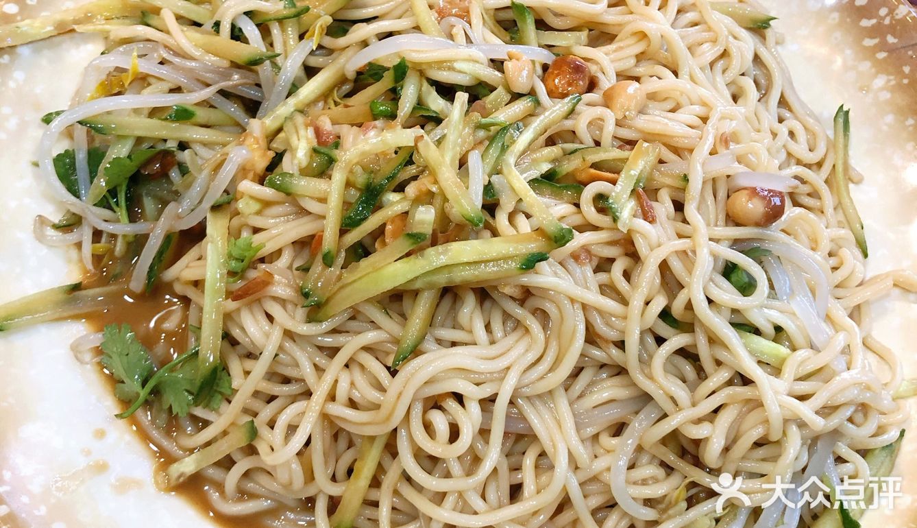 特色“拌鸡架”