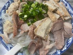 鱼饼叉烧肉丸肠仔濑粉-铭珠粥粉(雅居乐花园分店)