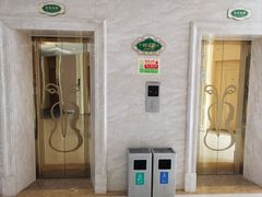 -维也纳酒店(苏州东方之门金鸡湖店)