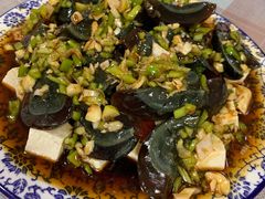 皮蛋豆腐-老孟拉面海鲜餐厅