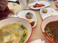 -小杨生煎(金山百联购物中心3楼店)