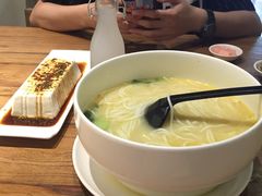 -茶花妹子云南餐厅(传媒大学店)