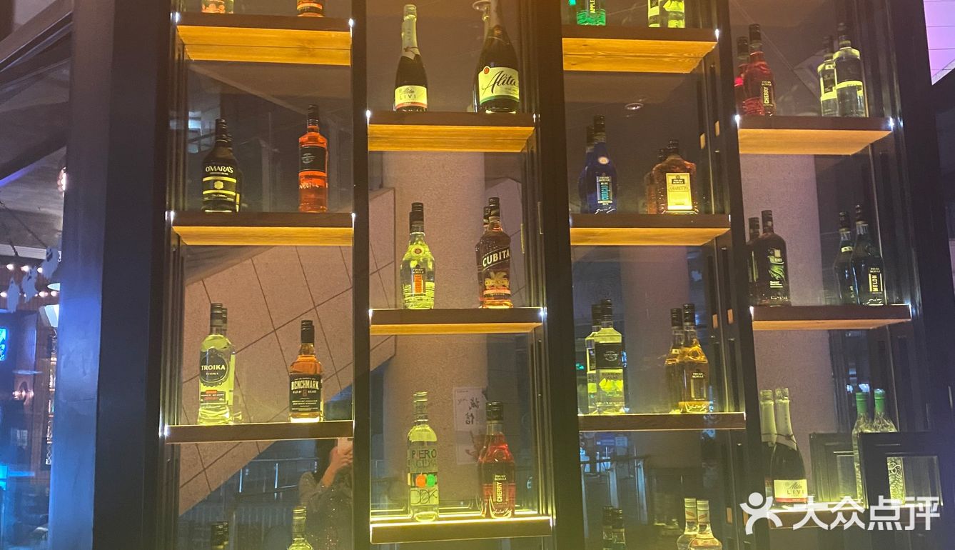 🍹最有氛围感的工业风COMMUNE自选餐吧