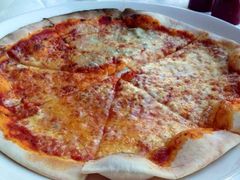 pizza-香格里拉鱼跃地中海西餐厅·牛排披萨