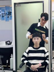 -V7 HAIR SALON