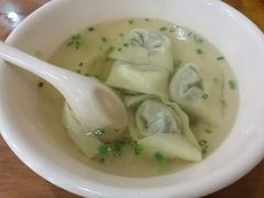 荠菜肉馄饨-潘国仙耳光馄饨(黄家阙路店)