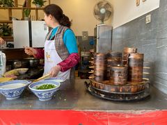 自助取餐区-曾笼笼牛肉饼