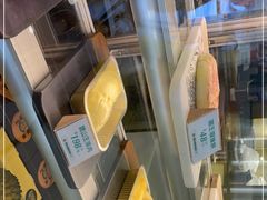 面包甜点陈列柜-猫王榴莲世家(三里屯SOHO商场店)