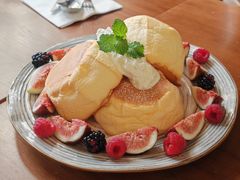 莓果奶油芝士舒芙蕾松饼-UPPER KITCHEN(延安路店)
