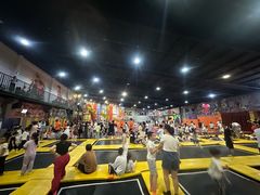 -极限Jump蹦床·新潮玩运动世界·室内乐园·团建·派对中心