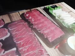 -虾弄弄海派小龙虾·牛羊蝎子火锅