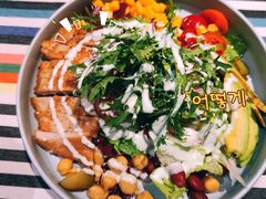 彩虹牛油果猪排沙拉-Aqua Oasis 水天堂(相城天虹商场店)