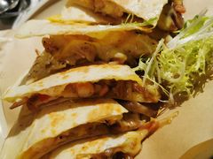 培根虾仁凯撒迪亚芝士饼-遇见西木美式餐厅(体育路店)