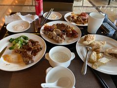 -大中华希尔顿酒店-念自助餐·嗨啤·小龙虾