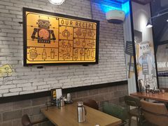 大堂-机器人火炉披萨