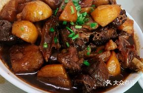 Braised Goose Meat with Potatoes