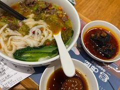 -呷佬·长沙手工米粉(金沙江路店)