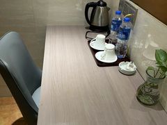 -肯定精品酒店(南京龙江地铁站省妇幼保健院南门店)