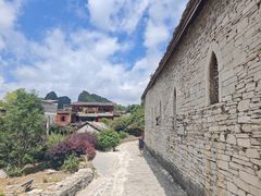 -高荡千年布依古寨旅游景区