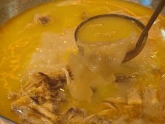 -鲜入围煮花胶鸡海鲜火锅